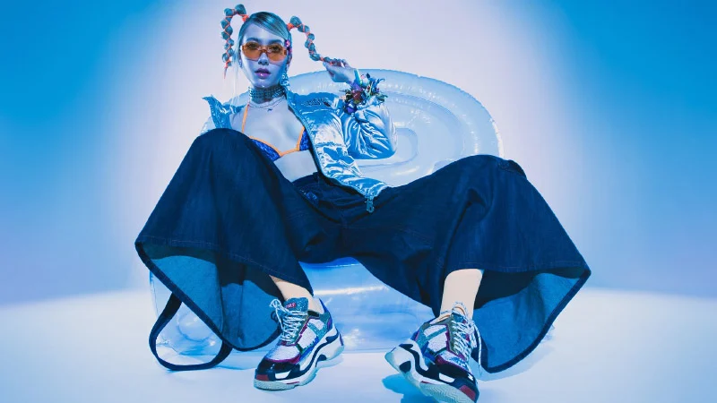 پیرهن زنانه نقره ای برقی شلوار گشاد استایل Y2K